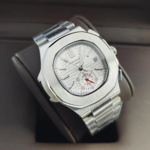 Patek Philippe Nautilus (5A+) (SKU: 413)